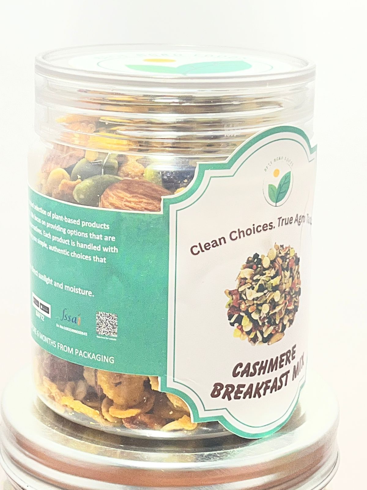 Cashmere Breakfast Mix - Oats, Honey, Pumpkin seeds, nuts, berries, oats, Wheat and corn flakes